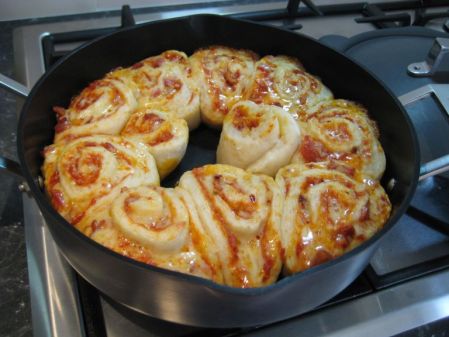 07-pizza-scrolls-in-saute-pan-cooked